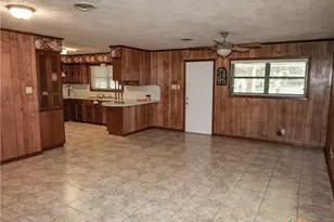 1209 E Morgan, Cuero, TX 77954 - Photo 16