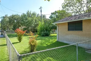 1209 E Morgan, Cuero, TX 77954 - Photo 8
