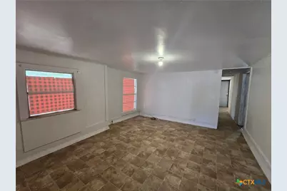 313 Commerce Street, Marlin, TX 76661 - Photo 2