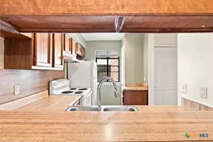 421 W San Antonio St, San Marcos, TX 78666 - Photo 8