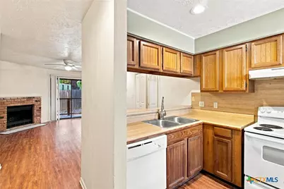 421 W San Antonio Street #I 2, San Marcos, TX 78666 - Photo 6
