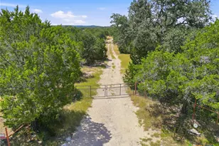 1353 Brushy Creek Dr, Lakehills, TX 78063 - Photo 12
