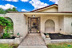 5 Augusta Dr, Seguin, TX 78155 - Photo 4