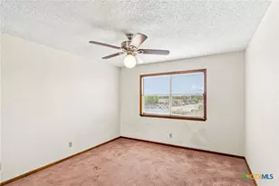 101 Maplewood Dr, Victoria, TX 77901 - Photo 24