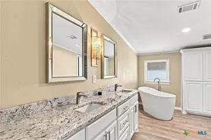 730 Shady Holw Rd, Victoria, TX 77904 - Photo 16