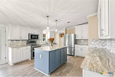730 Shady Hollow Road, Victoria, TX 77904 - Photo 10