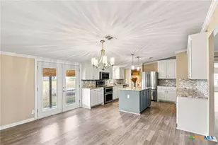 730 Shady Holw Rd, Victoria, TX 77904 - Photo 6