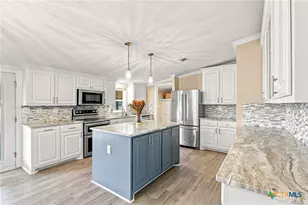 730 Shady Holw Rd, Victoria, TX 77904 - Photo 10
