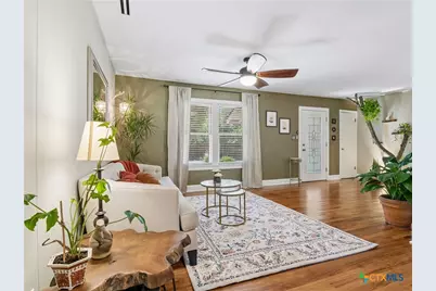 351 E North Street, New Braunfels, TX 78130 - Photo 12