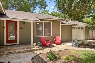 351 E North St, New Braunfels, TX 78130 - Photo 4