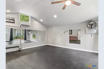 351 E North Street, New Braunfels, TX 78130 - Photo 28