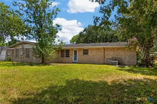 1814 Bon Aire Ave, Victoria, TX 77901 - Photo 8