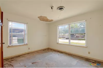 1814 Bon Aire Avenue, Victoria, TX 77901 - Photo 24