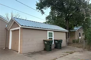 326 S Texana St, Hallettsville, TX 77964 - Photo 6