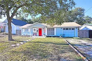 553 Scenic Dr, Canyon Lake, TX 78133 - Photo 2