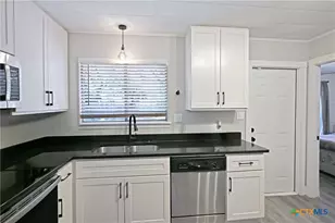 553 Scenic Dr, Canyon Lake, TX 78133 - Photo 10