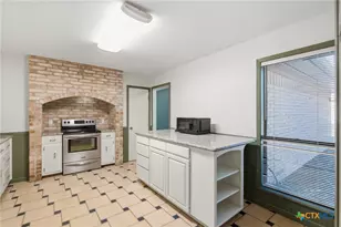 308 Alamogordo Dr, Victoria, TX 77904 - Photo 10