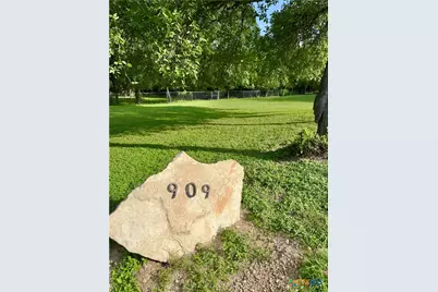 909 Center Circle, Salado, TX 76571 - Photo 6