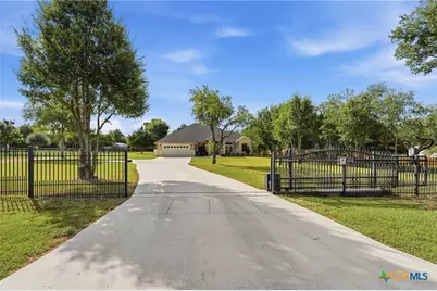 123 Tomahawk Trail, Seguin, TX 78155 - Photo 2