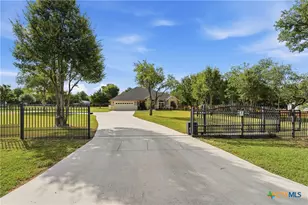 123 Tomahawk Trail, Seguin, TX 78155 - Photo 2