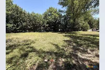 1020 S 10th Street, Temple, TX 76504 - Photo 2