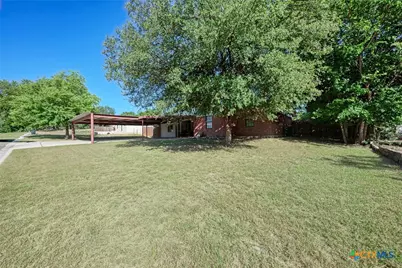 1407 W Avenue C, Lampasas, TX 76550 - Photo 4