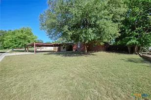 1407 W Ave C, Lampasas, TX 76550 - Photo 4