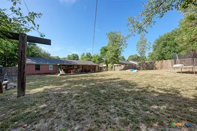 1407 W Avenue C, Lampasas, TX 76550 - Photo 34