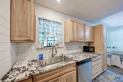 1407 W Avenue C, Lampasas, TX 76550 - Photo 18