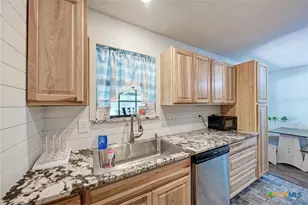 1407 W Ave C, Lampasas, TX 76550 - Photo 18