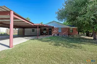 1407 W Ave C, Lampasas, TX 76550 - Photo 1