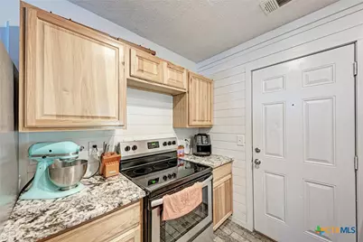 1407 W Avenue C, Lampasas, TX 76550 - Photo 16