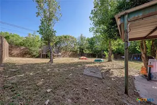 1407 W Ave C, Lampasas, TX 76550 - Photo 36