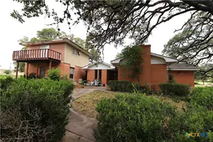 229 E Fannin St, Goliad, TX 77963 - Photo 2