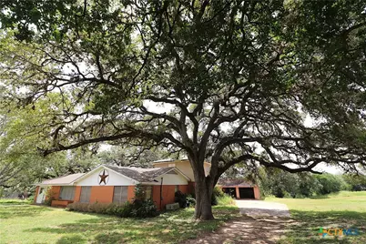 229 E Fannin Street, Goliad, TX 77963 - Photo 1