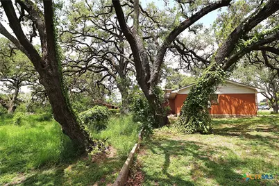 229 E Fannin Street, Goliad, TX 77963 - Photo 36