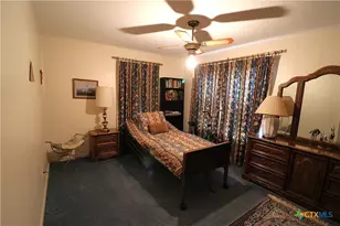 229 E Fannin St, Goliad, TX 77963 - Photo 12