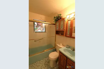 229 E Fannin Street, Goliad, TX 77963 - Photo 6