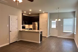 3414 Lindsay Ln, Seguin, TX 78155 - Photo 2