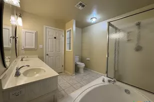 304 Ashland Creek, Victoria, TX 77901 - Photo 8