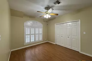 304 Ashland Creek, Victoria, TX 77901 - Photo 4