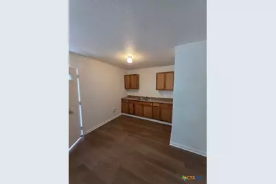 702 San Antonio Avenue #4, Seguin, TX 78155 - Photo 4