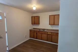 702 San Antonio Ave, Seguin, TX 78155 - Photo 4