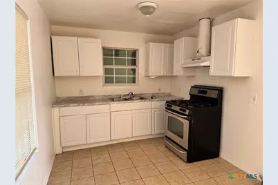 702 San Antonio Avenue #3, Seguin, TX 78155 - Photo 2