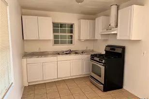 702 San Antonio Ave, Seguin, TX 78155 - Photo 2