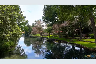 436 Lakeview Boulevard, New Braunfels, TX 78130 - Photo 4