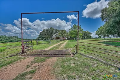 1552 Holub Road, Schulenburg, TX 78956 - Photo 32