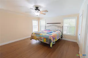 2206 E Loma Vista Ave, Victoria, TX 77901 - Photo 18