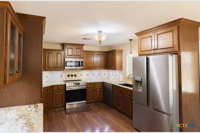 2206 E Loma Vista Avenue, Victoria, TX 77901 - Photo 6