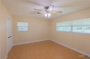 2206 E Loma Vista Ave, Victoria, TX 77901 - Photo 16